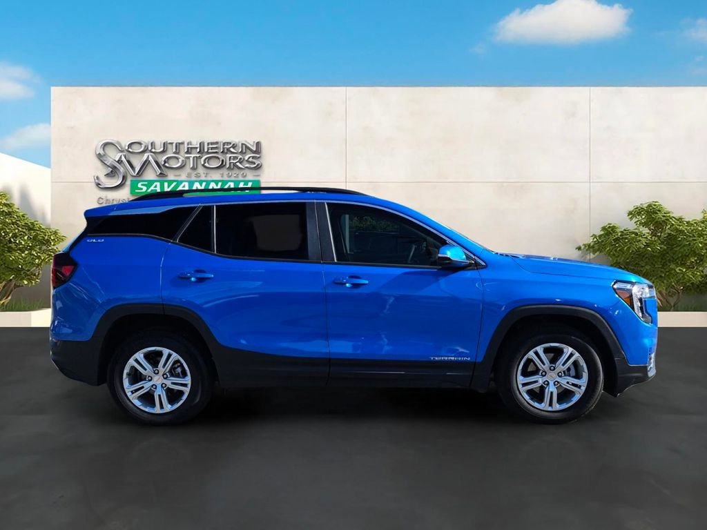 Used 2024 GMC Terrain SLE w/ Driver Convenience Package FWD image 6