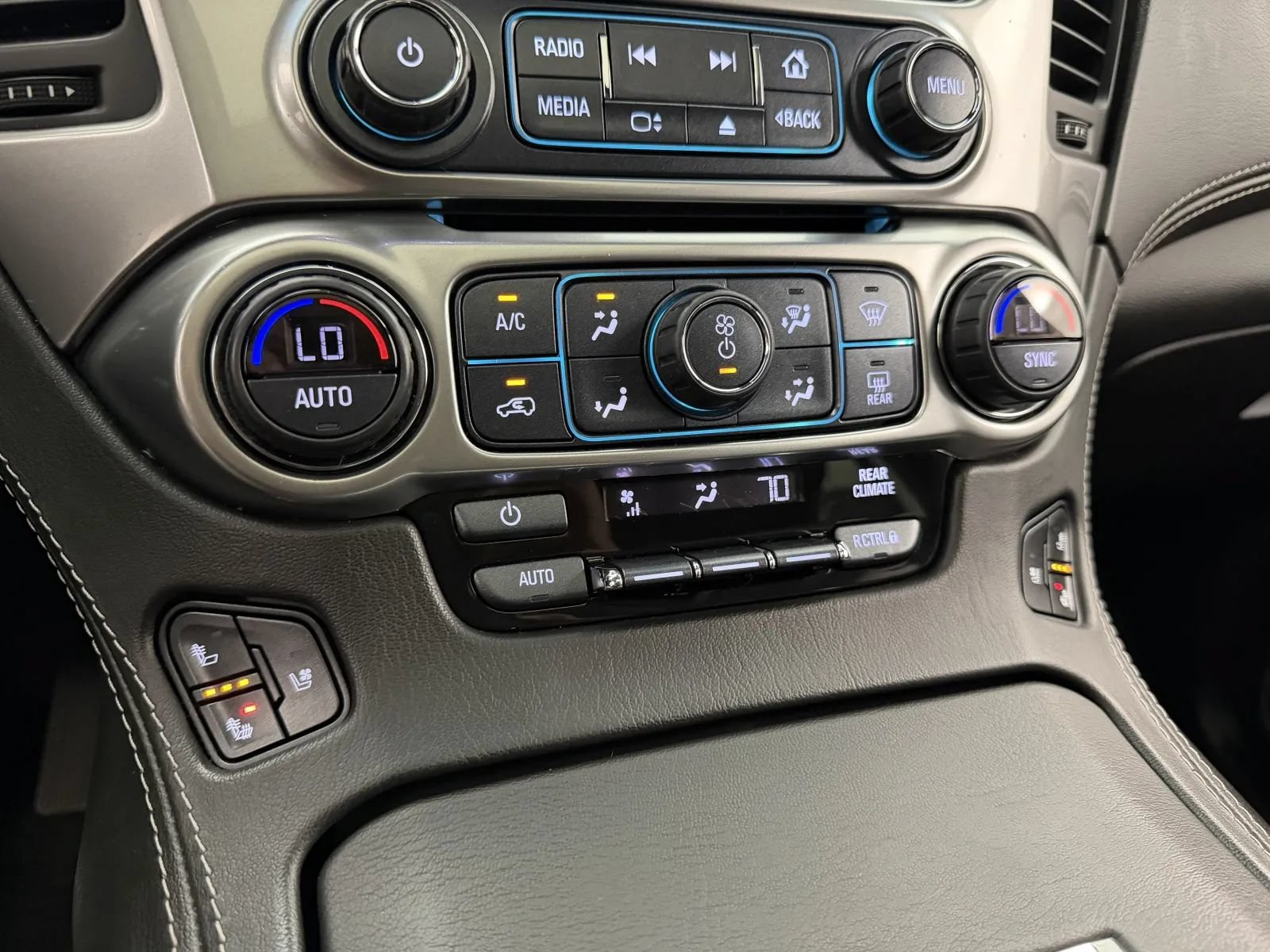 Used 2018 Chevrolet Tahoe Premier AWD/4WD image 25
