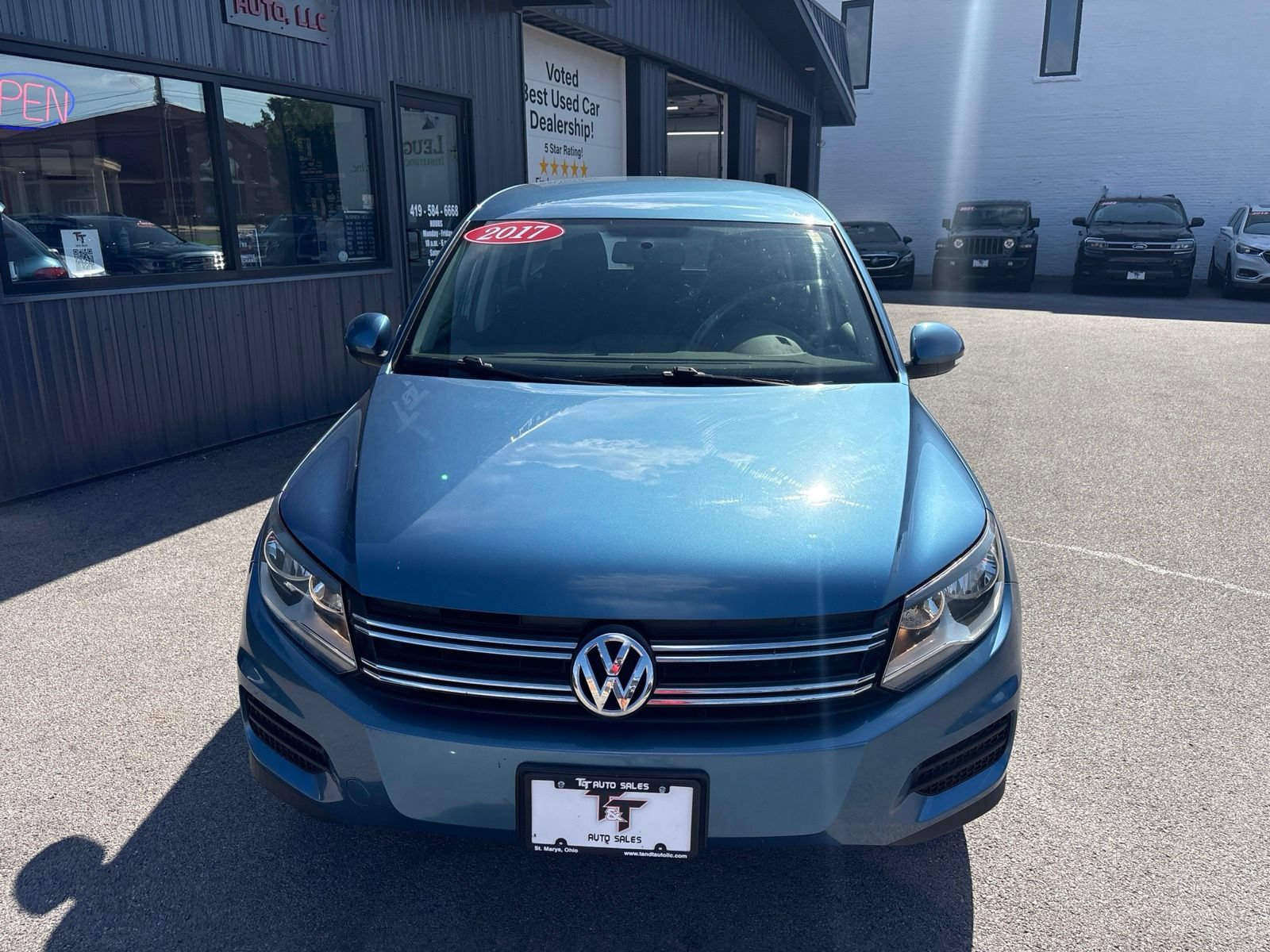 Used 2017 Volkswagen Tiguan Limited w/ Alloy Wheels Package FWD image 8