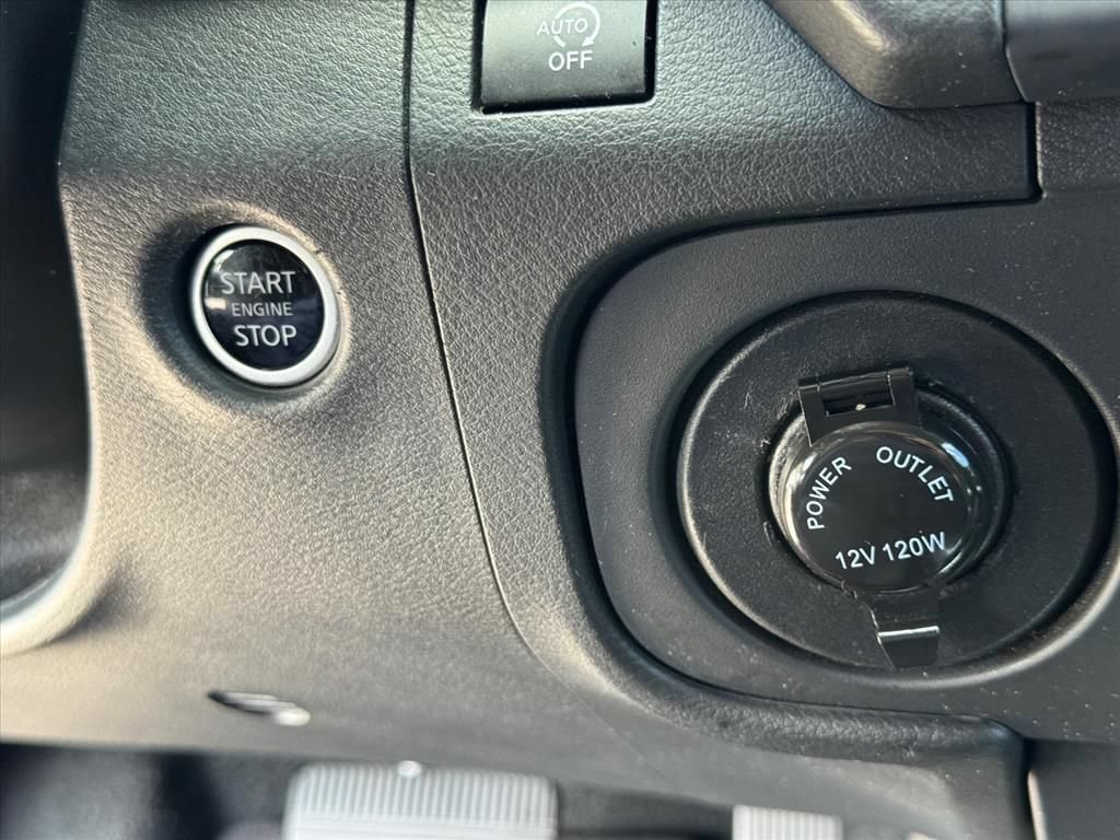 Certified 2025 Nissan Frontier SV RWD image 19