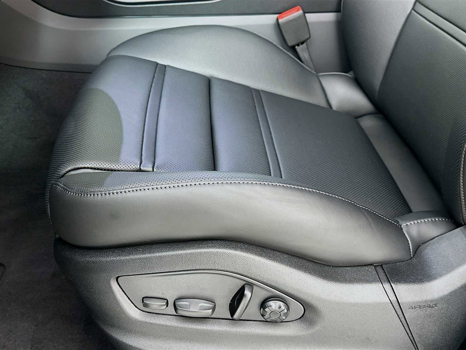 New 2026 Porsche Cayenne S image 12