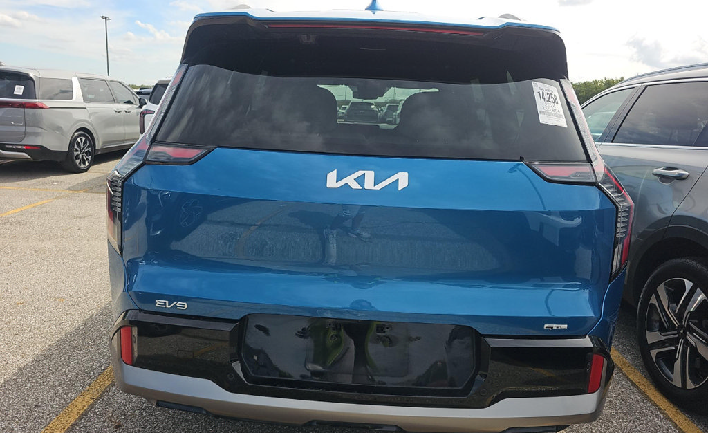 Certified 2024 Kia EV9 GT-Line AWD/4WD image 5