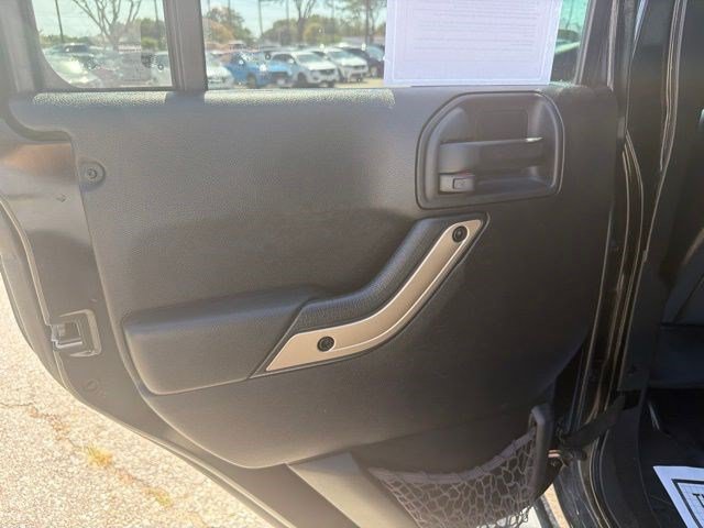 Used 2016 Jeep Wrangler Unlimited Sahara AWD/4WD image 13