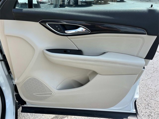 Used 2023 Buick Envision Essence image 24