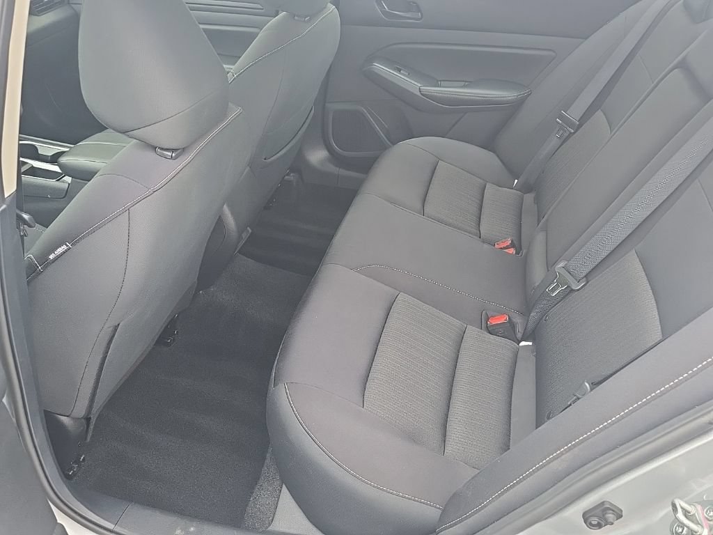 Used 2024 Nissan Altima 2.5 SV FWD image 29