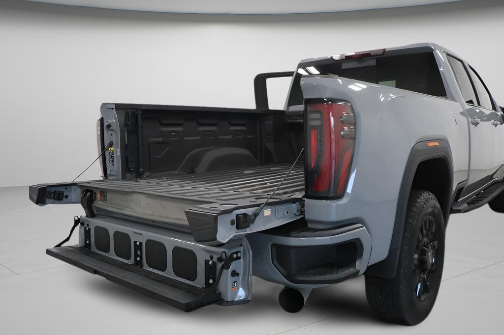 Used 2025 GMC Sierra 2500 AT4 w/ AT4 Premium Plus Package AWD/4WD image 39