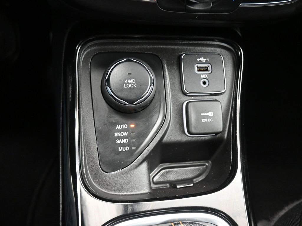 Used 2020 Jeep Compass Limited image 19