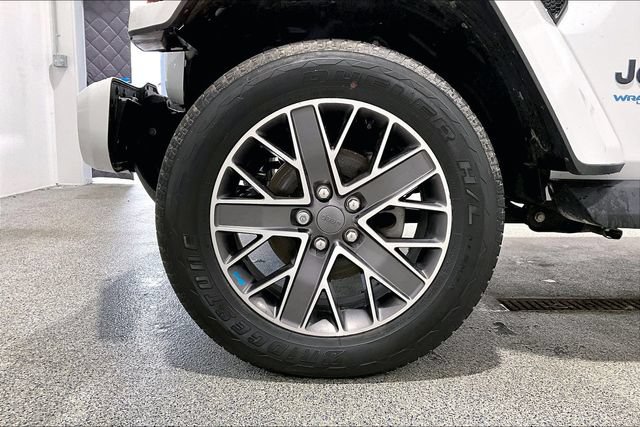 Used 2022 Jeep Wrangler Unlimited Sahara AWD/4WD image 45