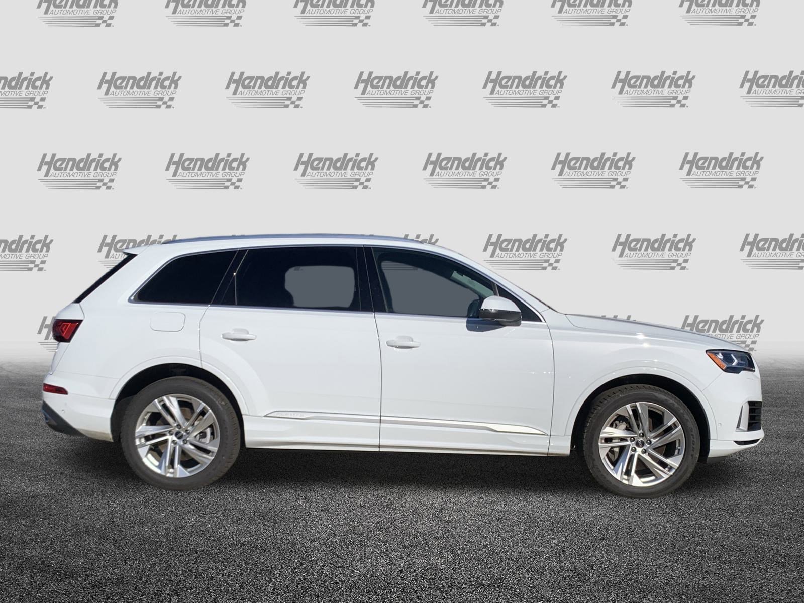 Used 2022 Audi Q7 Premium Plus image 11