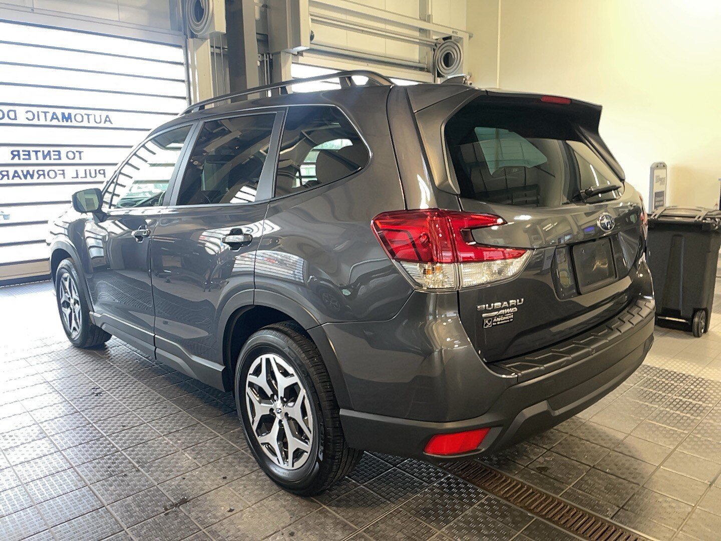 Used 2023 Subaru Forester Premium AWD/4WD image 18