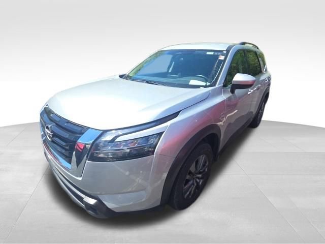 Used 2025 Nissan Pathfinder SV AWD/4WD image 2