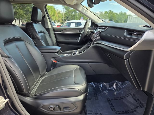 Used 2024 Jeep Grand Cherokee Limited RWD image 20