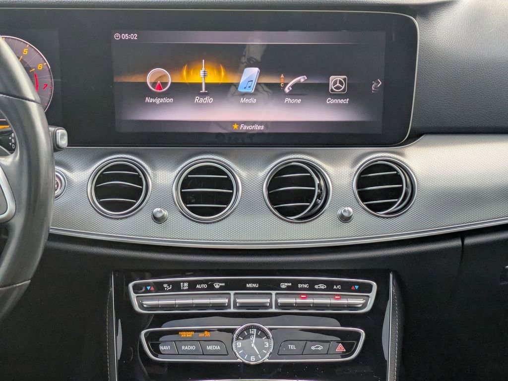 Used 2020 Mercedes-Benz E 350 4MATIC Sedan image 19