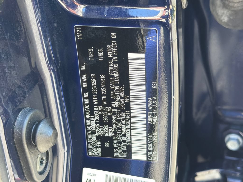 Used 2022 Toyota Highlander XLE AWD/4WD image 35