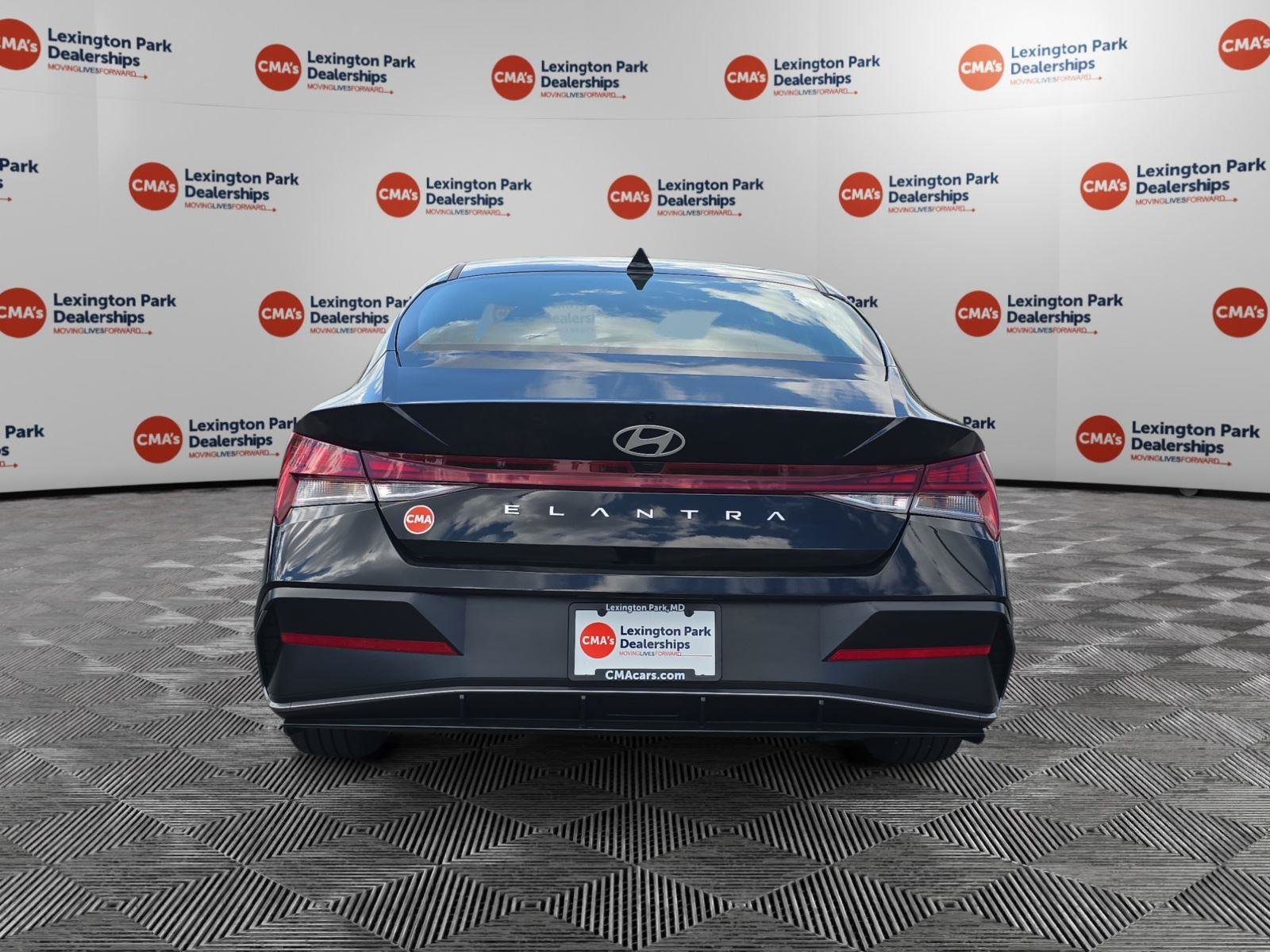 Used 2025 Hyundai Elantra SEL image 6