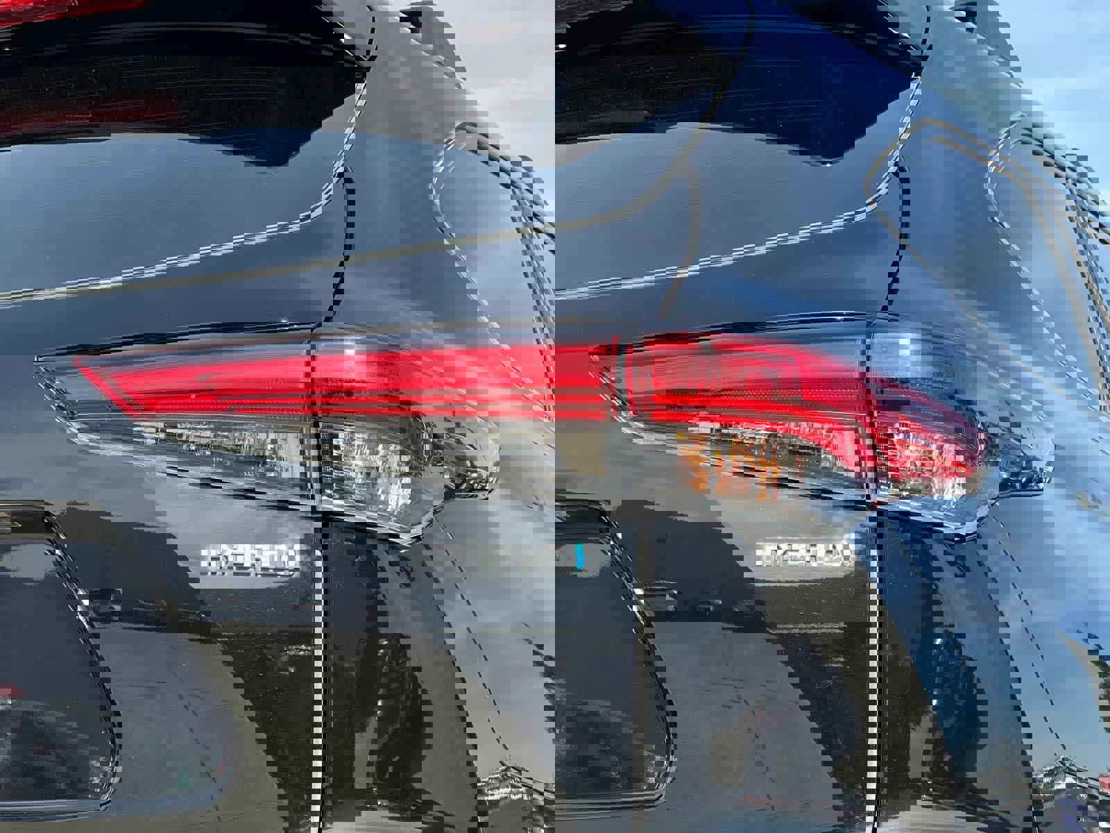 Used 2023 Toyota Highlander LE image 29