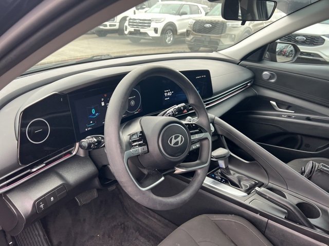 Used 2024 Hyundai Elantra SEL image 5