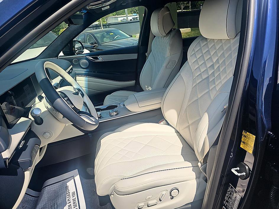 Used 2025 Genesis GV80 3.5T Prestige image 17