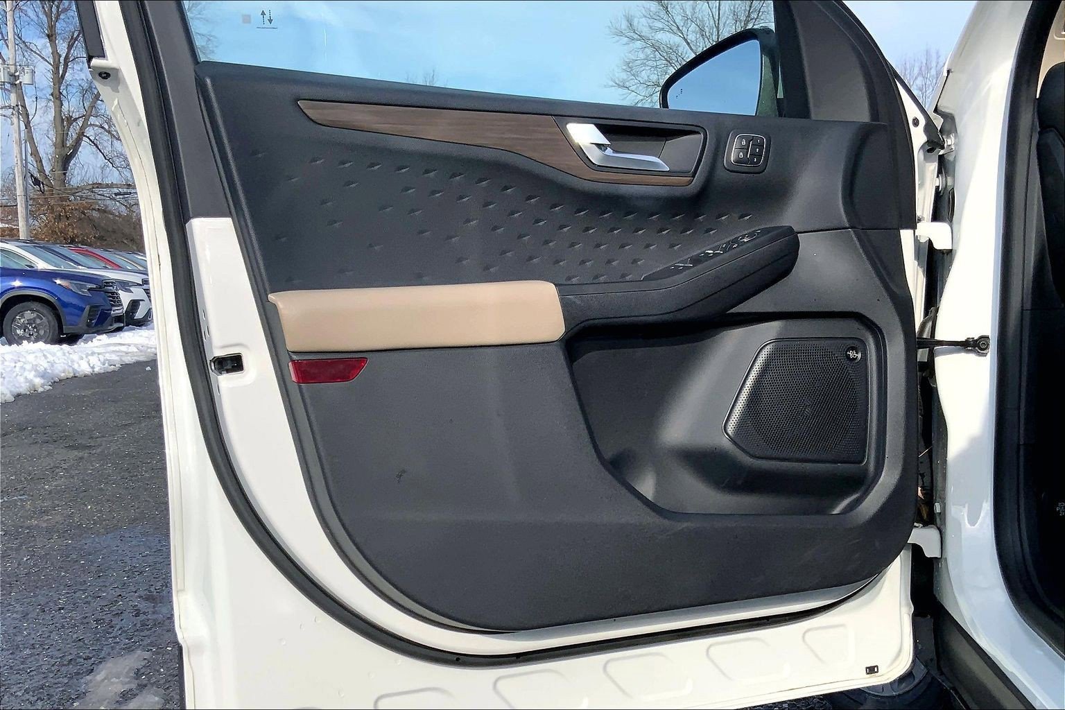 Used 2020 Ford Escape Titanium image 19