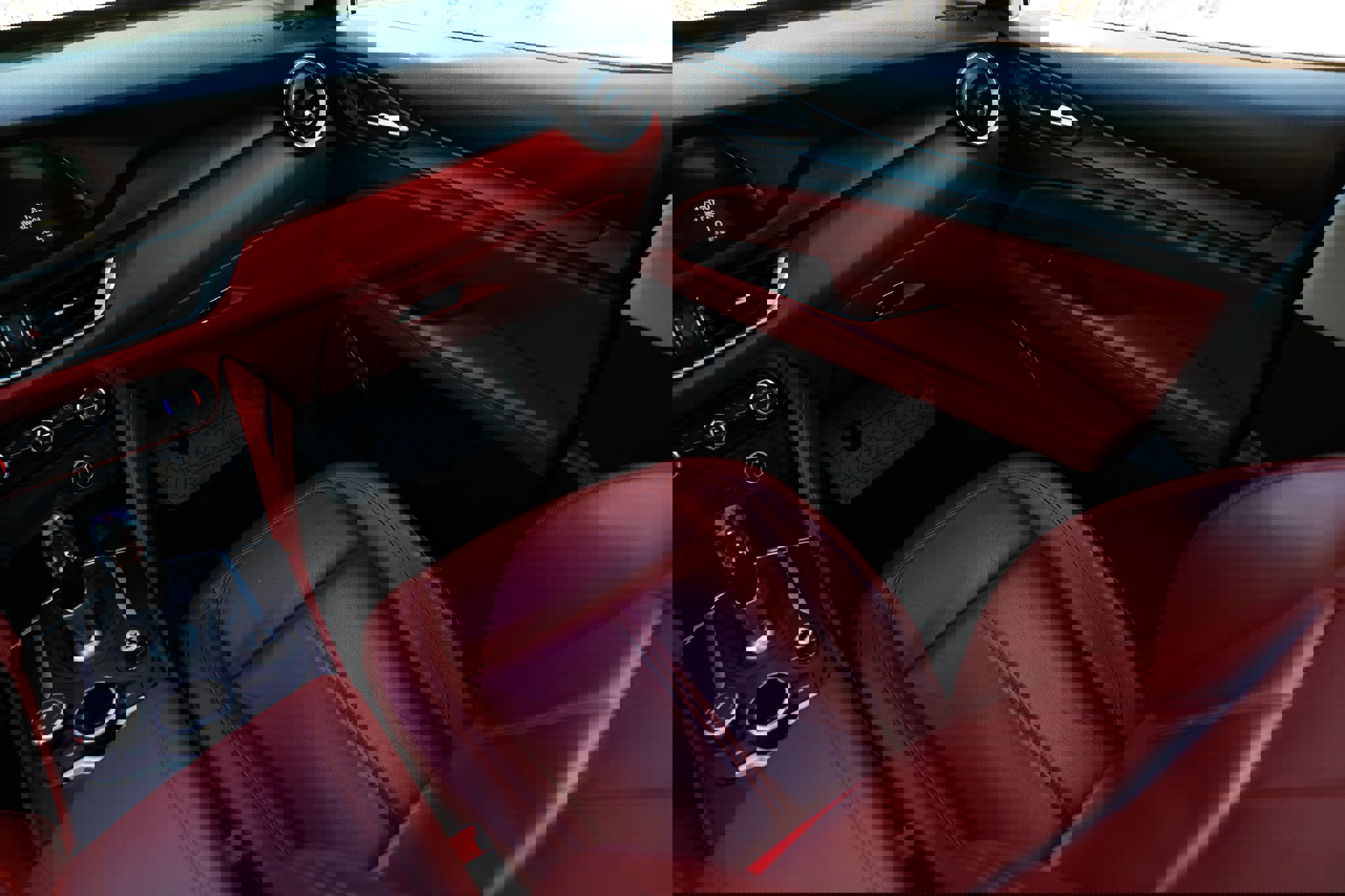 Used 2018 Alfa Romeo Stelvio image 27