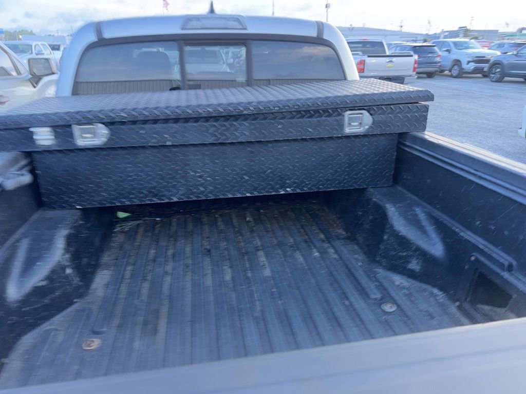 Used 2016 Toyota Tacoma SR5 w/ Towing Package RWD image 9
