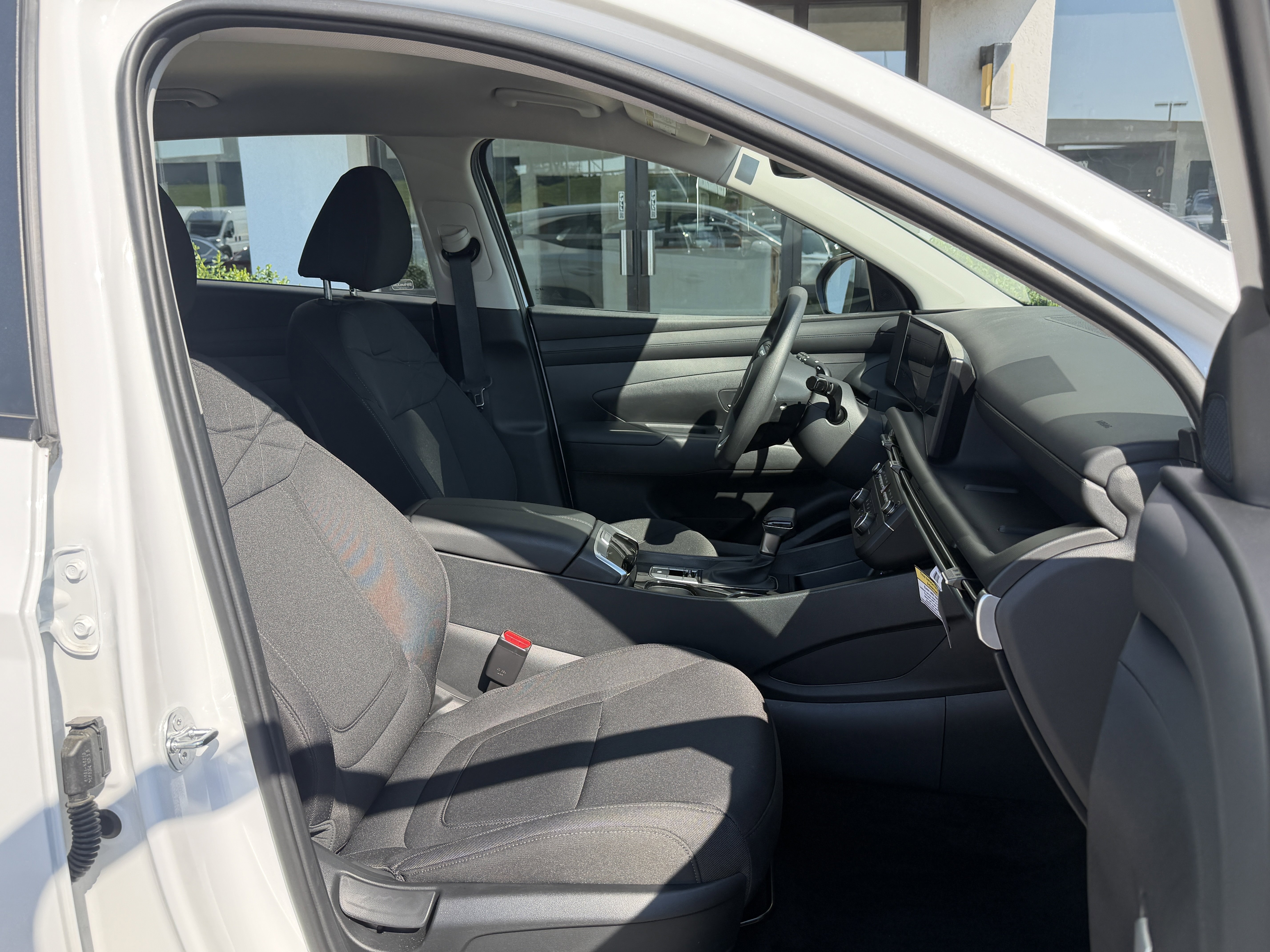 Certified 2025 Hyundai Tucson SE image 22