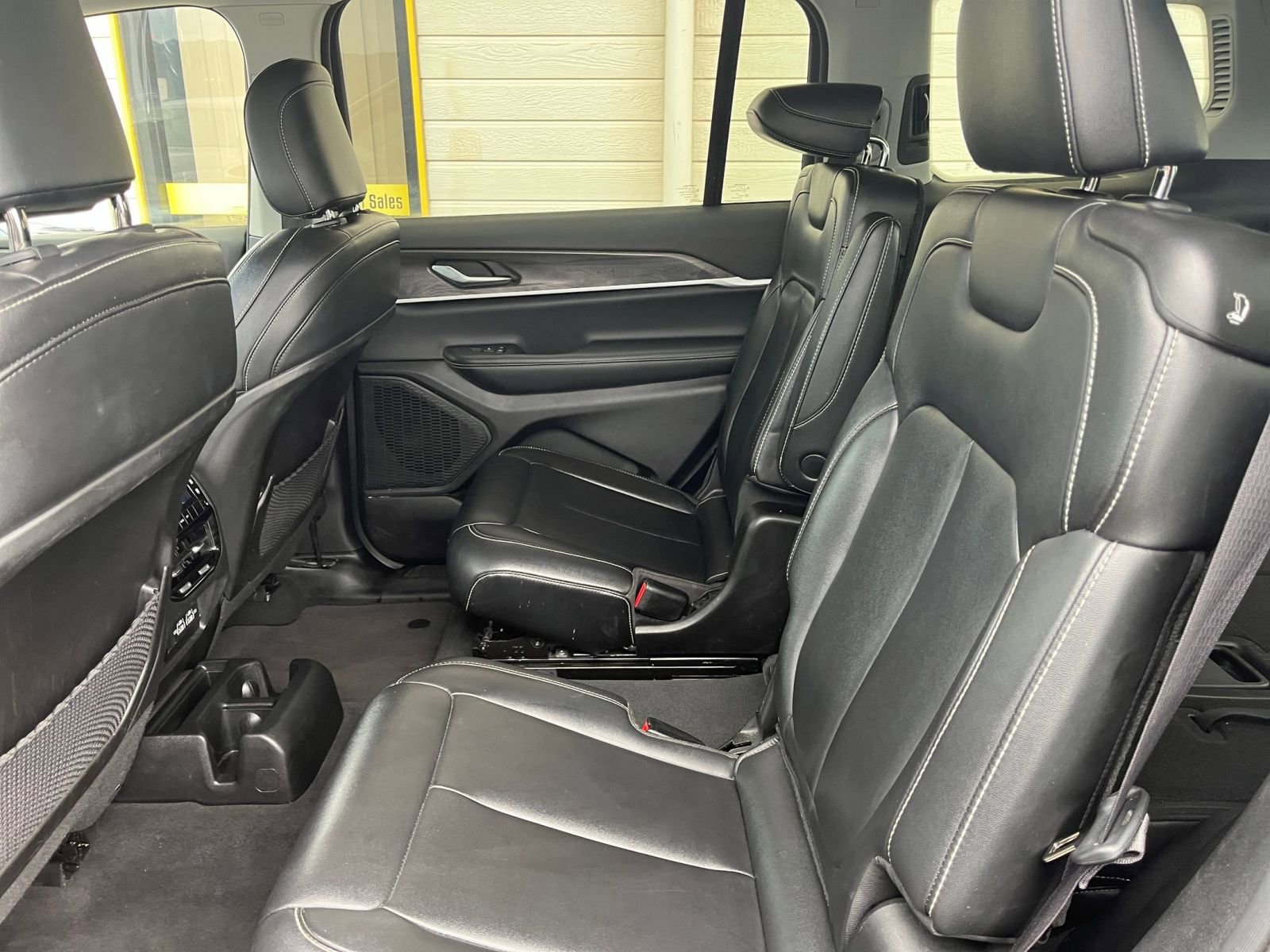 Used 2023 Jeep Grand Cherokee L Limited image 25