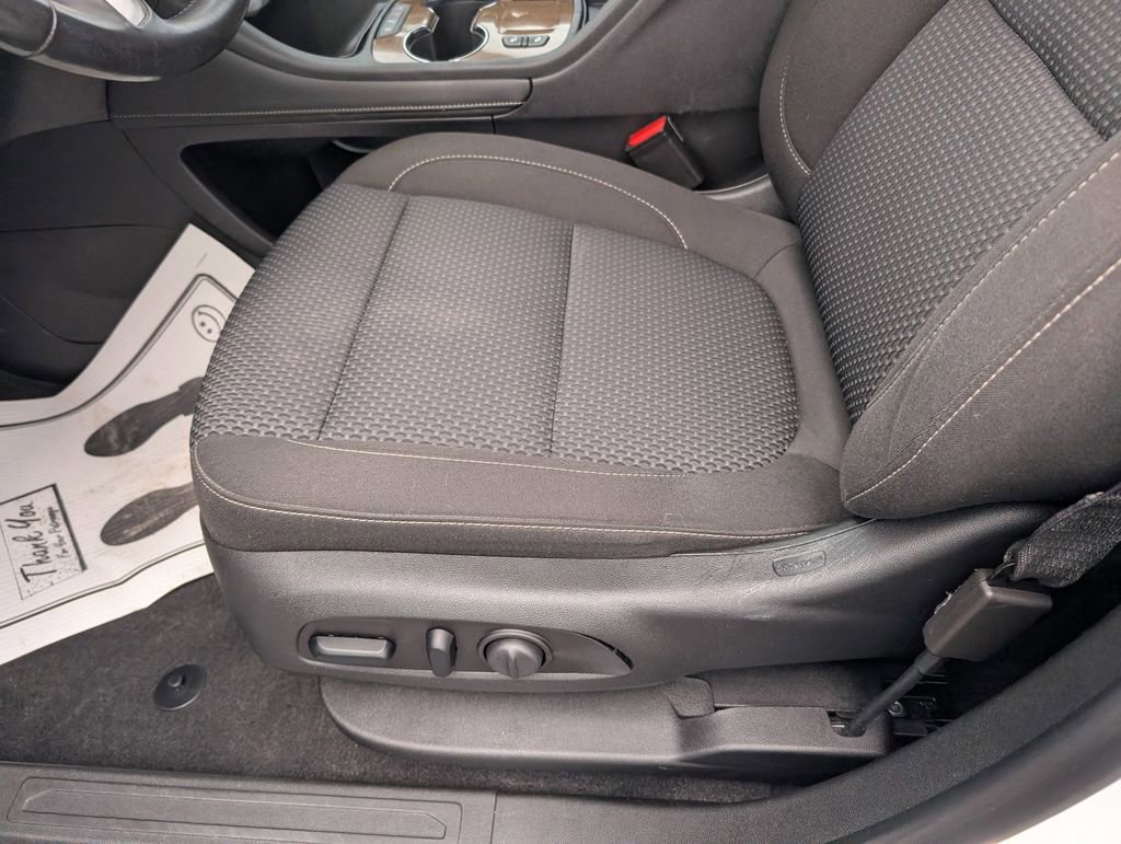 Used 2020 GMC Acadia SLE w/ Driver Convenience Package FWD image 23