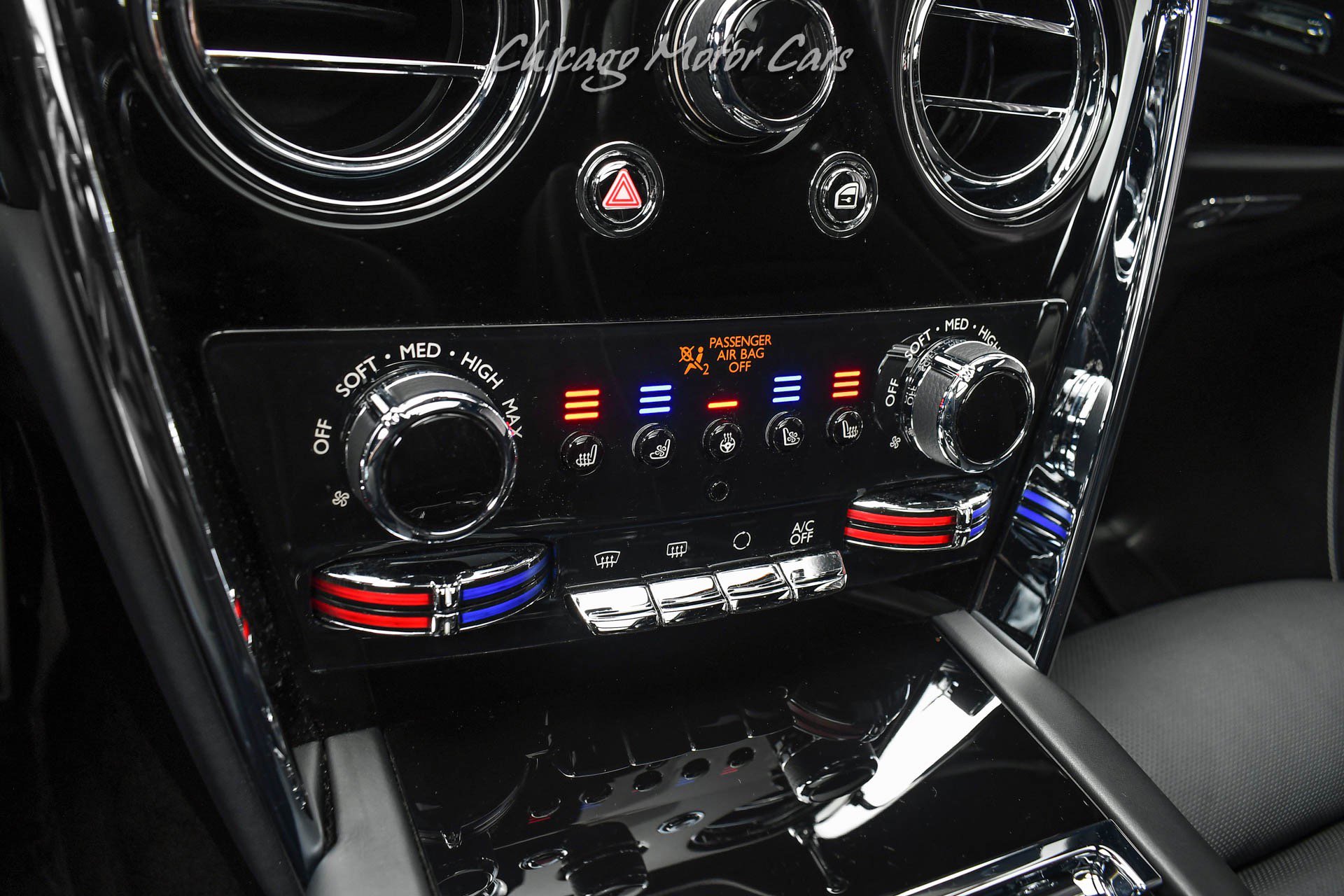 Used 2023 Rolls-Royce Cullinan w/ Cullinan Package image 18