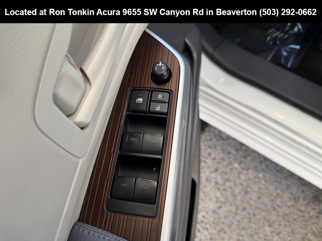 Used 2023 Toyota Sienna LE image 13