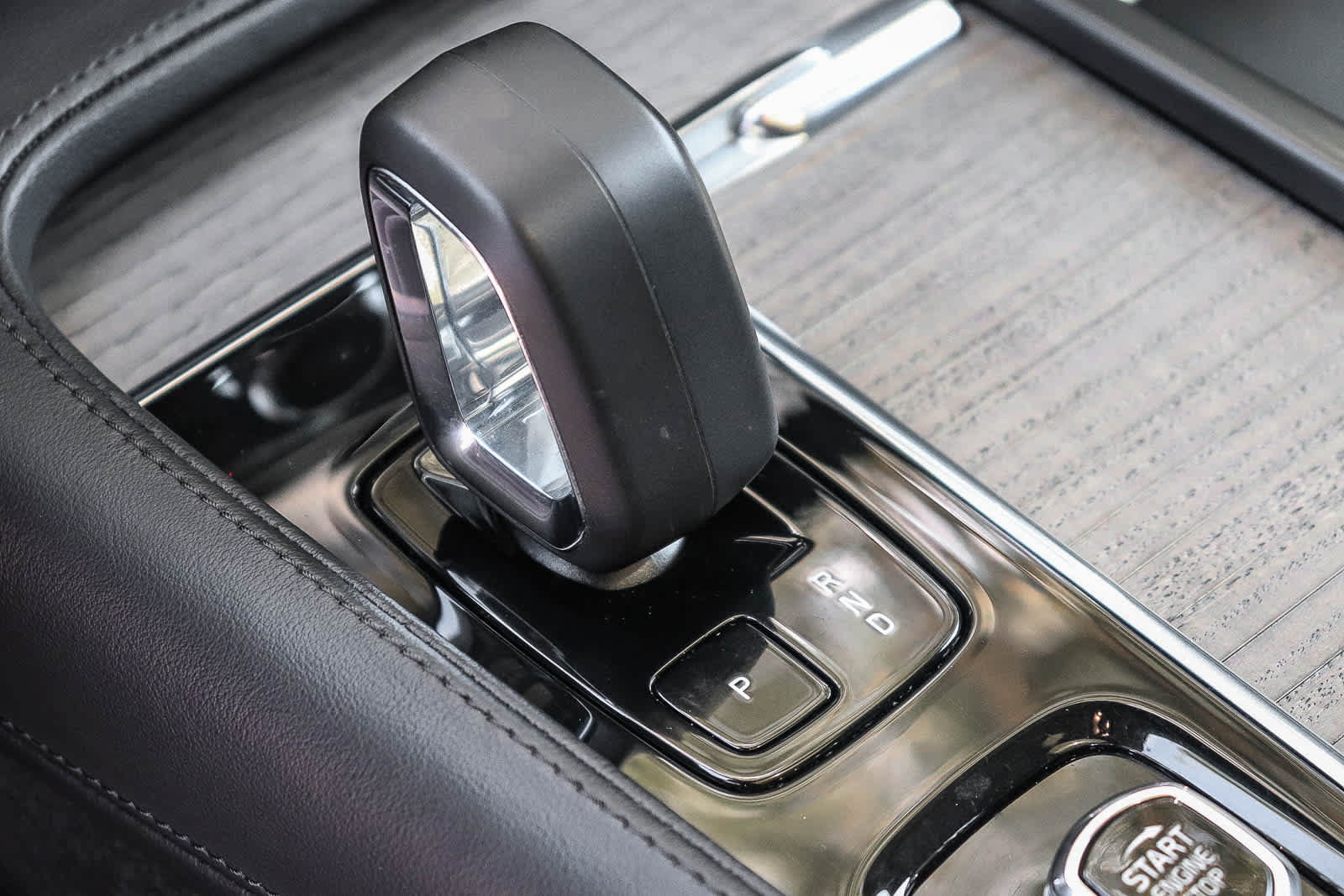 Used 2023 Volvo S90 B6 Plus AWD/4WD image 23
