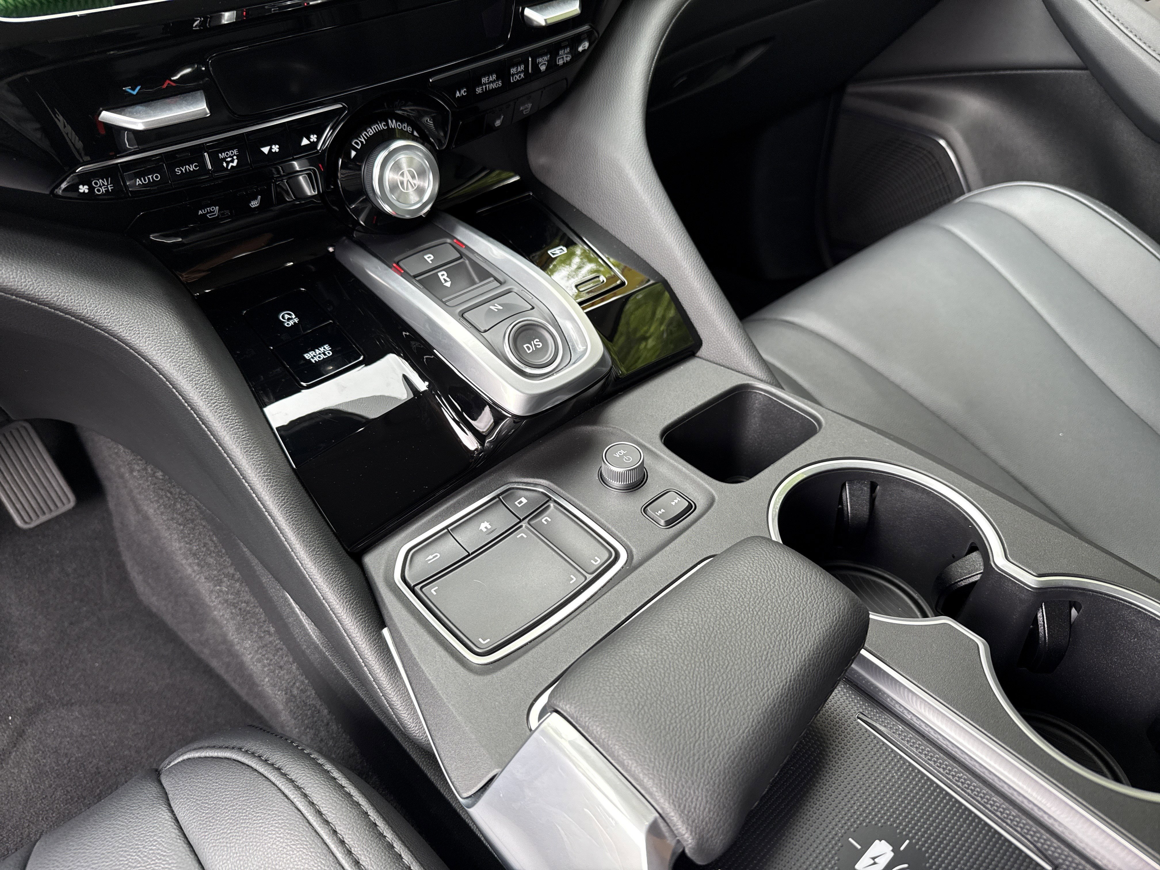 Used 2024 Acura MDX FWD image 30