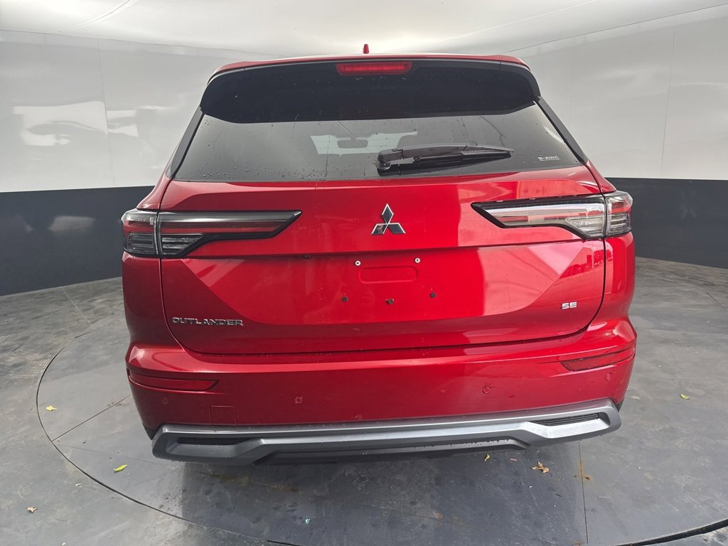 New 2025 Mitsubishi Outlander SE image 4