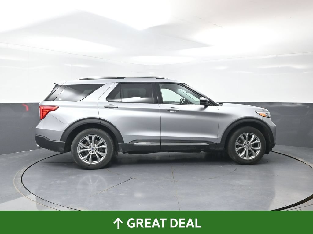 Used 2022 Ford Explorer Limited w/ Equipment Group 301A AWD/4WD image 2