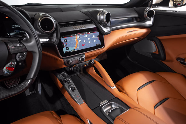 Used 2018 Ferrari GTC4Lusso AWD/4WD image 32