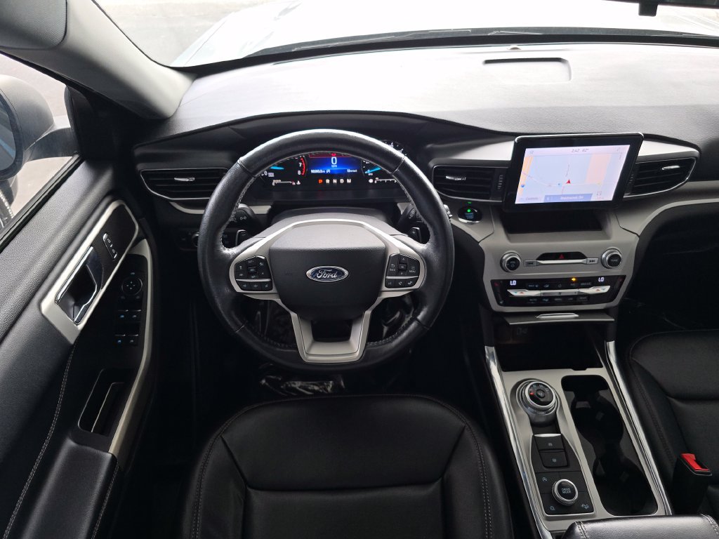 Used 2020 Ford Explorer XLT w/ Equipment Group 202A AWD/4WD image 18