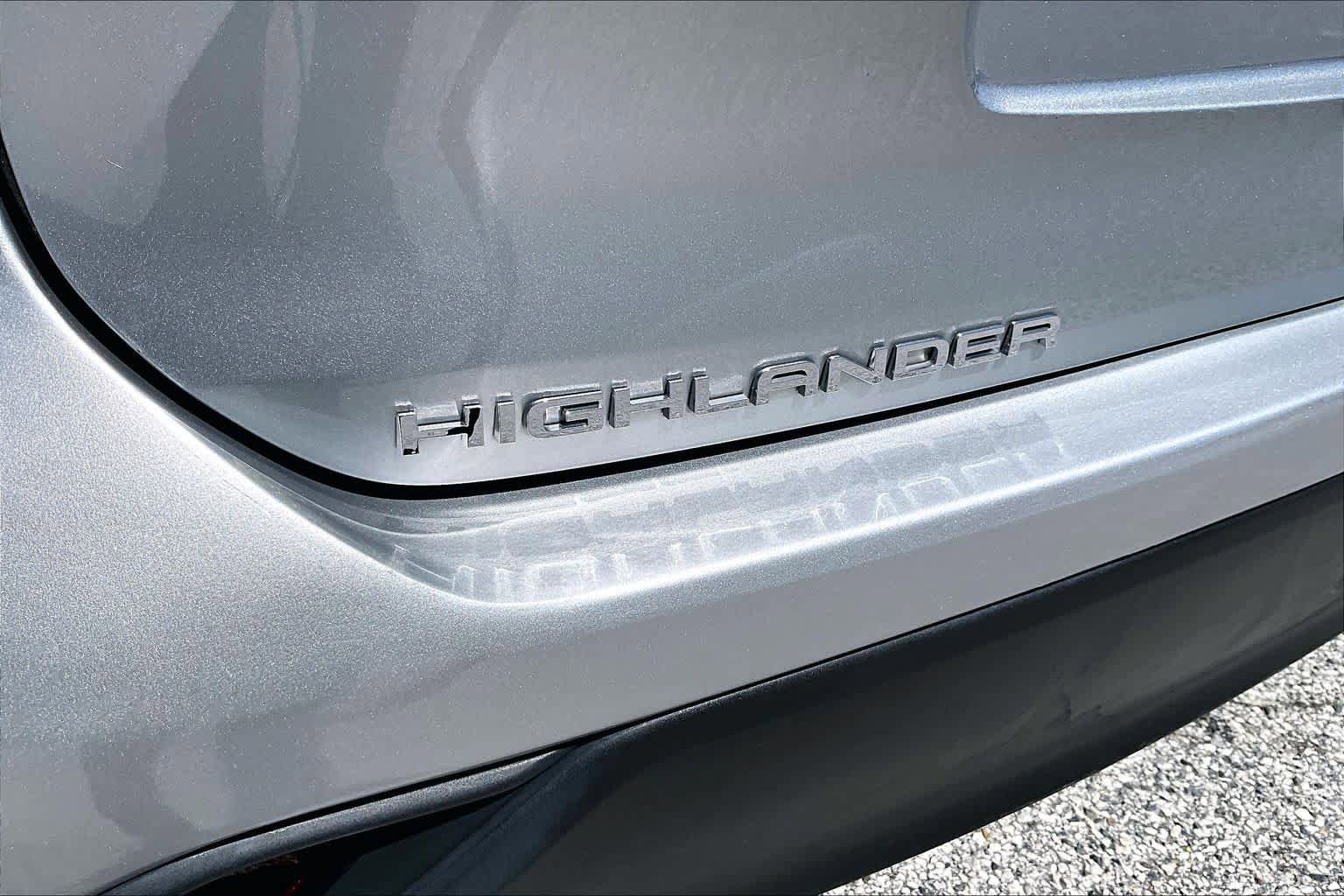 Used 2023 Toyota Highlander XLE AWD/4WD image 31