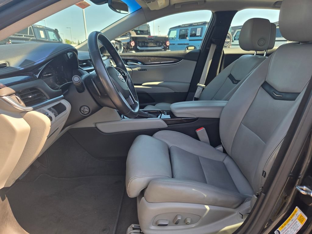 Used 2014 Cadillac XTS Luxury FWD image 16