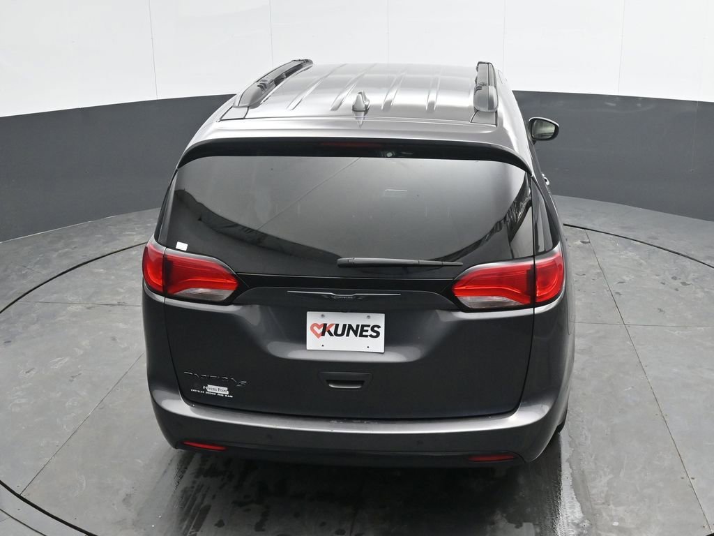 Used 2020 Chrysler Pacifica Touring-L Plus FWD image 23