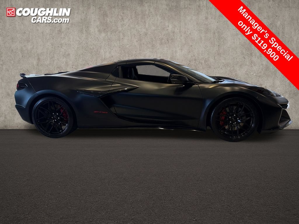 Used 2025 Chevrolet Corvette Z06 w/ Stealth Interior Trim Package RWD image 9