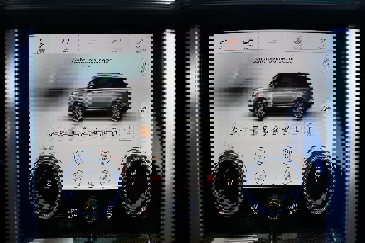 Used 2020 Land Rover Range Rover LWB SV Autobiography image 17