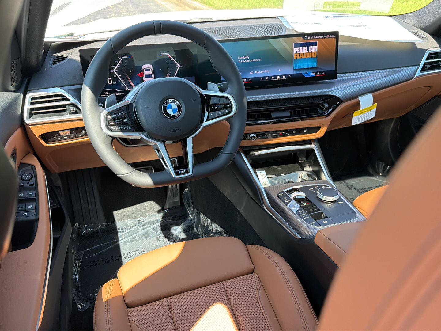 New 2026 BMW 330i Sedan w/ M Sport Package RWD image 18