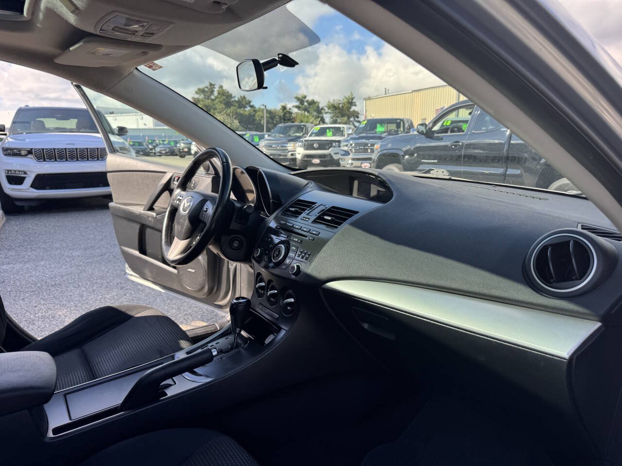 Used 2012 MAZDA MAZDA3 i Touring FWD image 34
