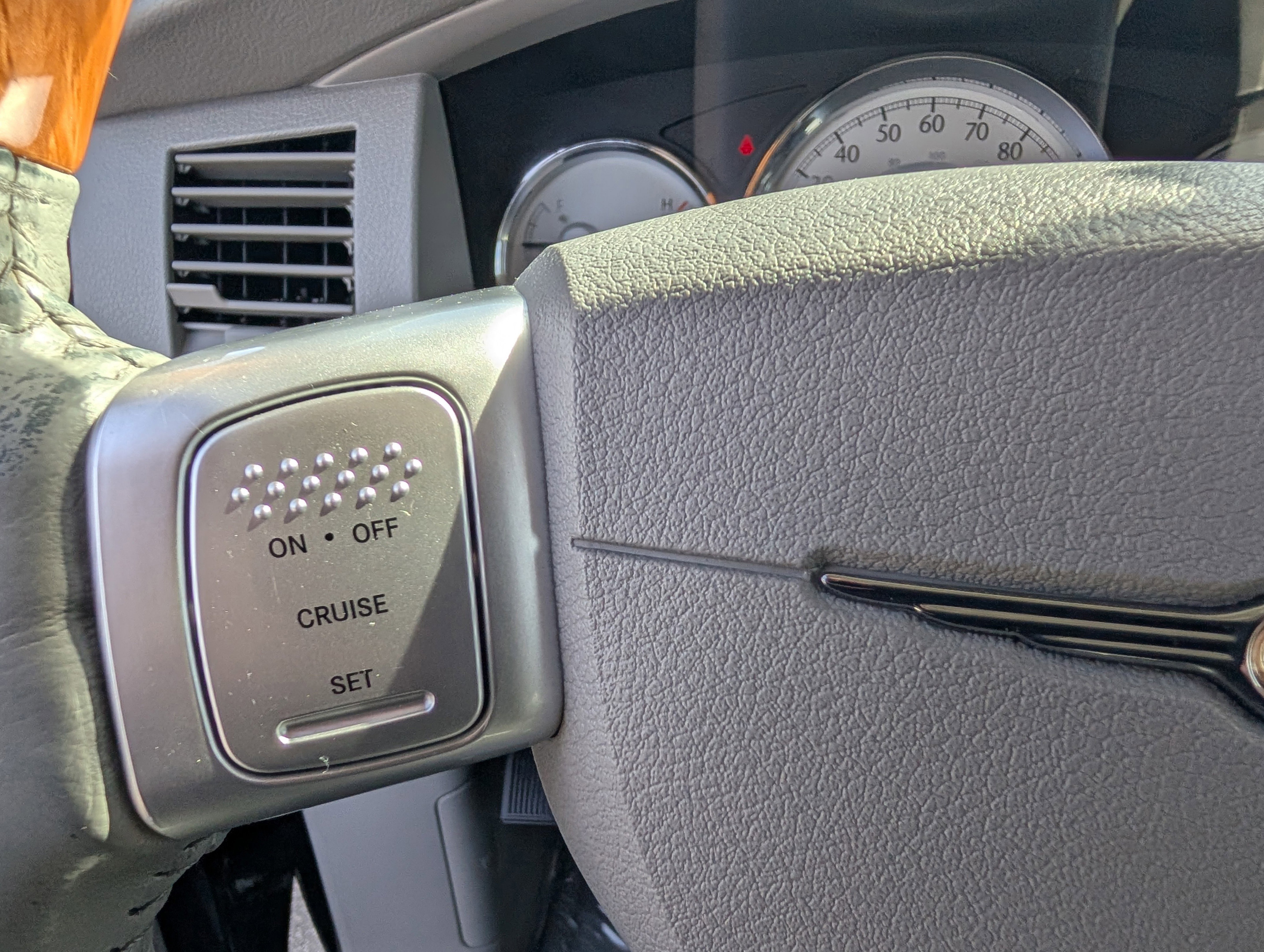 Used 2007 Chrysler Aspen Limited w/ Trailer Tow Group image 15