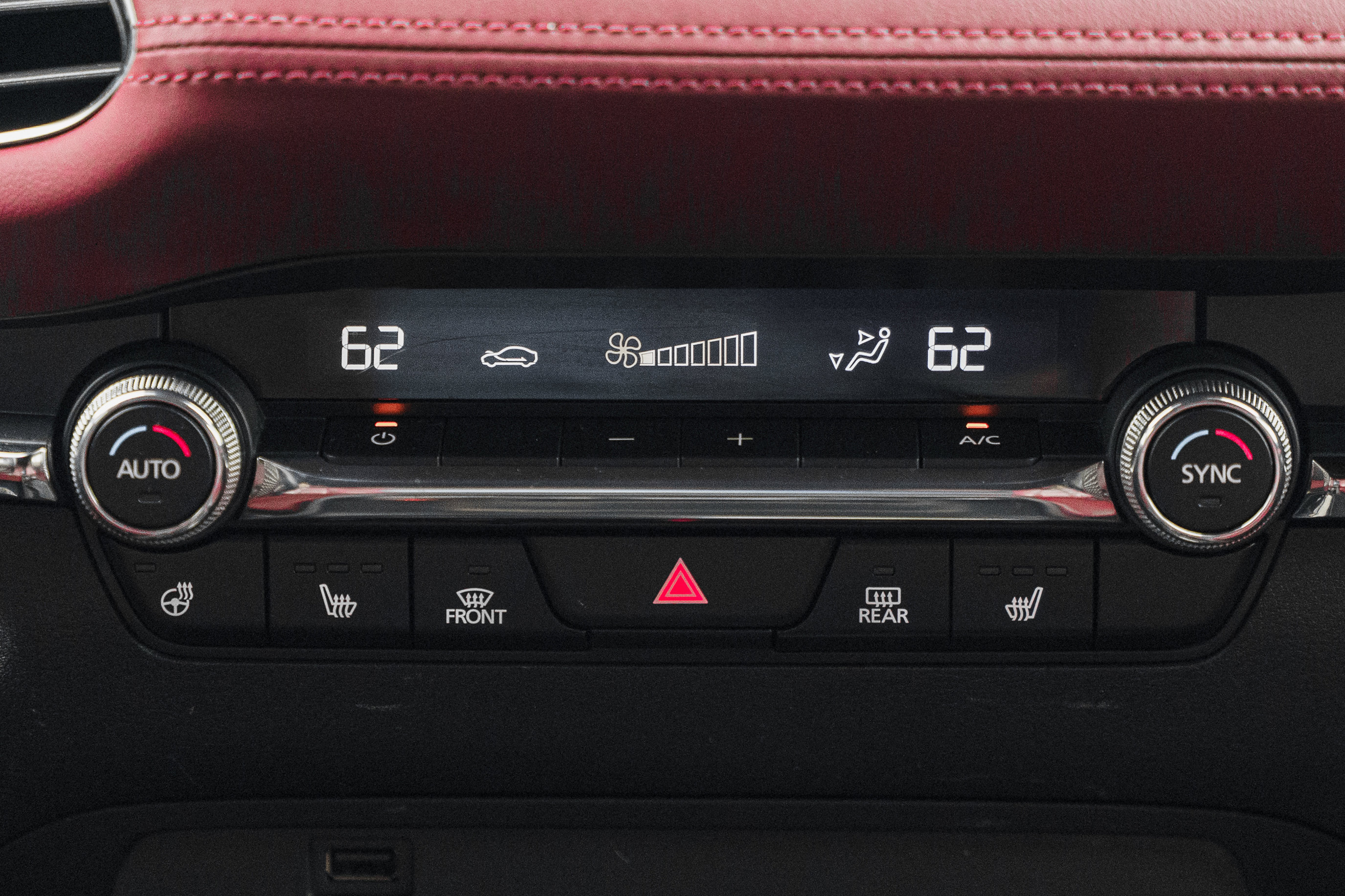 Used 2021 MAZDA MAZDA3 Hatchback w/Premium Plus Pkg image 12