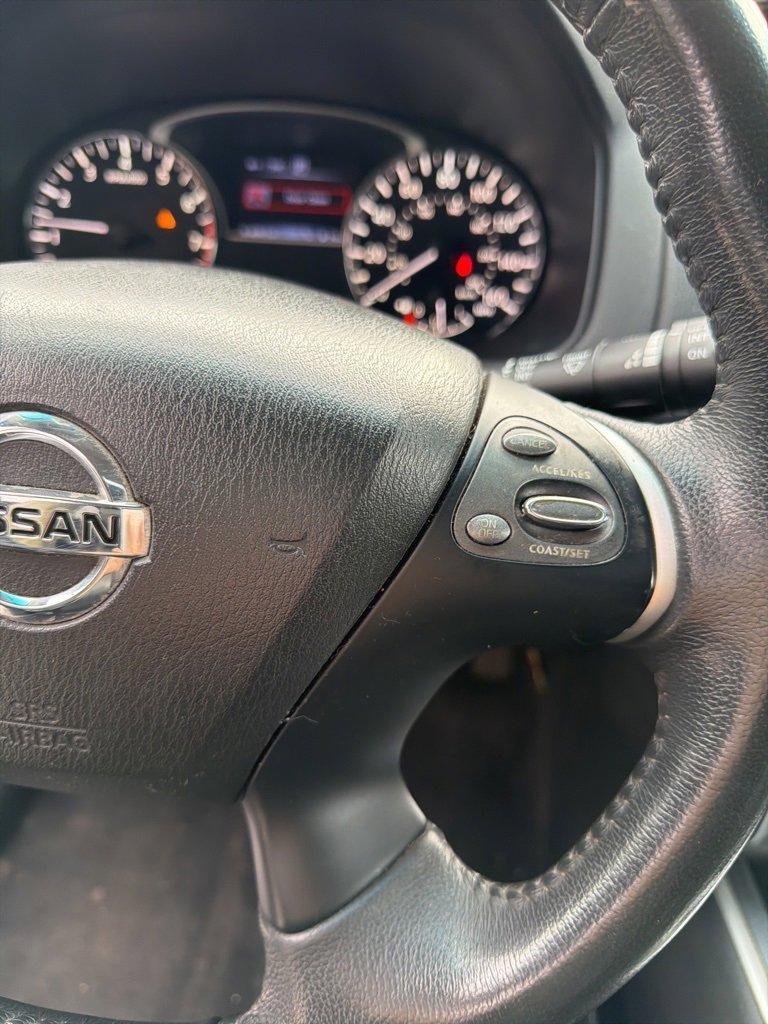 Used 2017 Nissan Pathfinder SL image 16