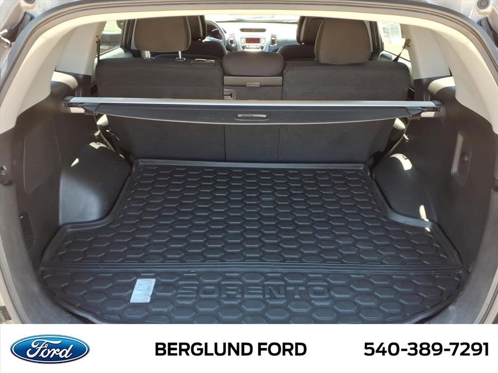 Used 2014 Kia Sorento LX AWD/4WD image 16