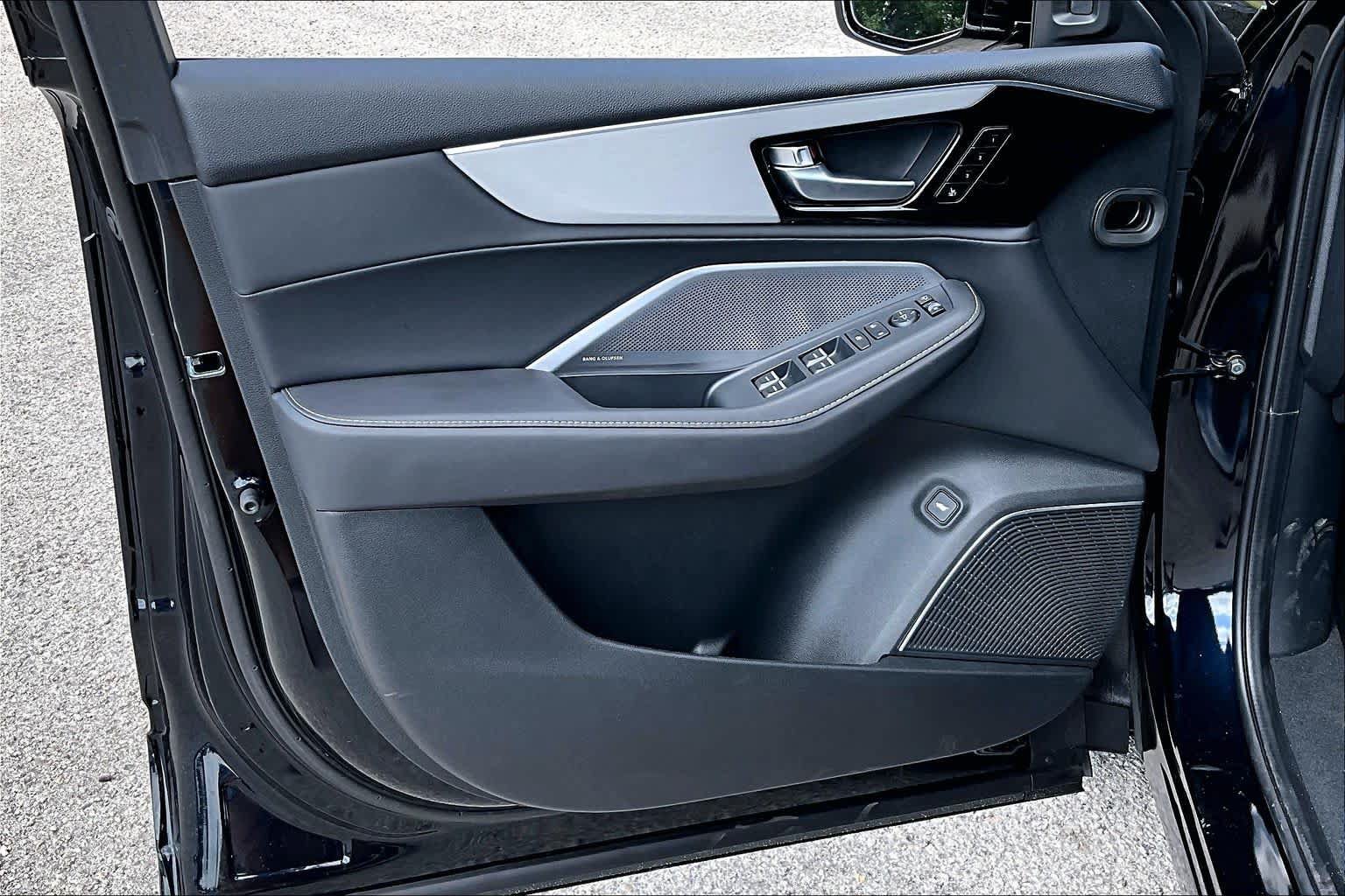 Certified 2026 Acura MDX w/ Technology Package FWD image 10