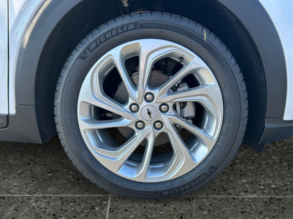 New 2027 Chevrolet Bolt LT w/ Comfort Package image 9