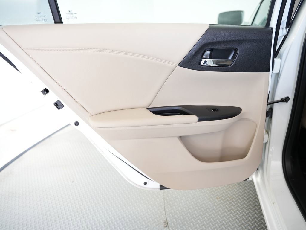 Used 2016 Honda Accord EX-L image 37